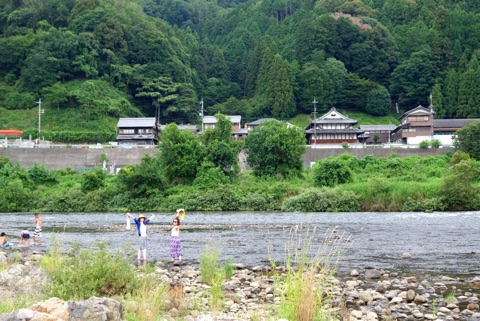 {B09A7880-0250-440D-B12C-23FEA9F35D79}